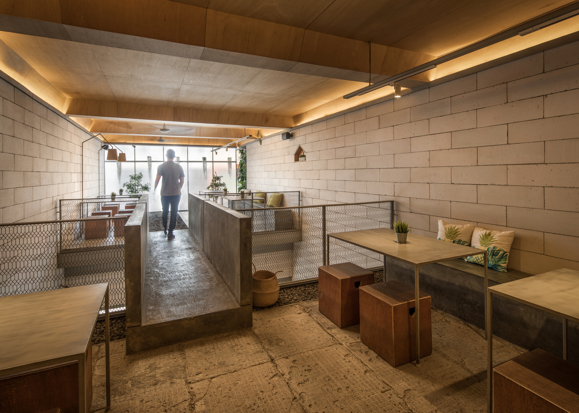 Seven Degrees Restaurant / Kursimerah Studio-16