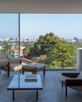 Itaúna House · 巴西里约热内卢的垂直景观别墅设计丨Siqueira + Azul Arquitetura