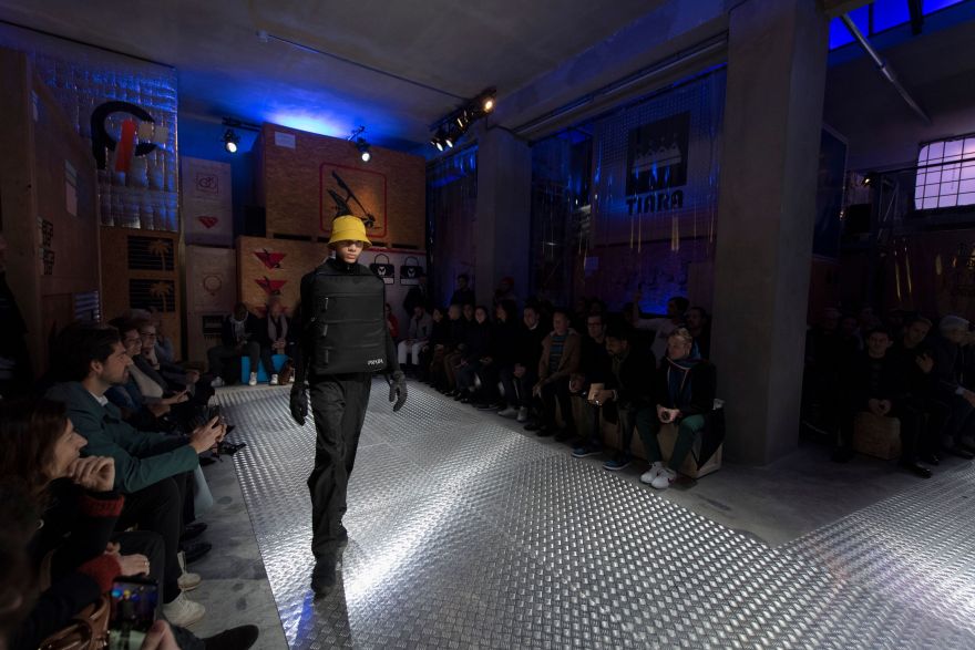 2018 秋冬普拉达男女时装秀-9