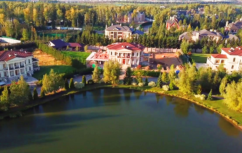 瓦尔迪斯·佩尔什住宅丨拉脱维亚里加丨瓦尔迪斯·佩尔什妻子（自学成才的设计师）-3