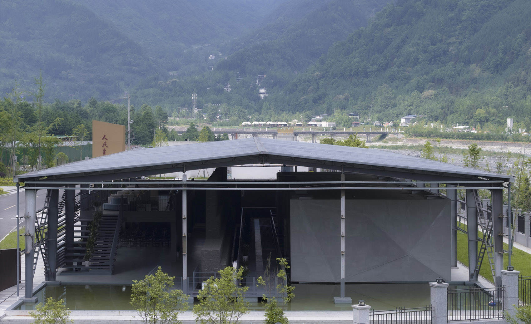 天堑与巨石·“绵茂公路”纪念展览馆设计丨中国德阳丨上海交通大学设计学院昊德工作室-46