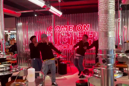 硬核制燥|Rap炸场的烤肉酒馆-38