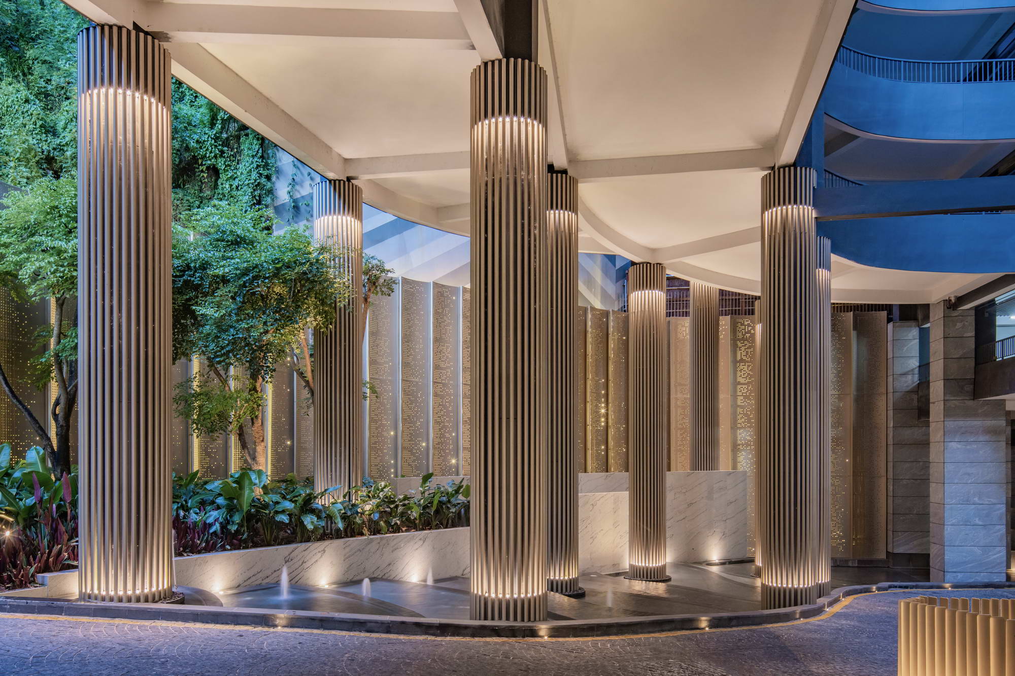 深圳枫叶望海公馆 | 浪花飞溅的屋顶度假花园-12