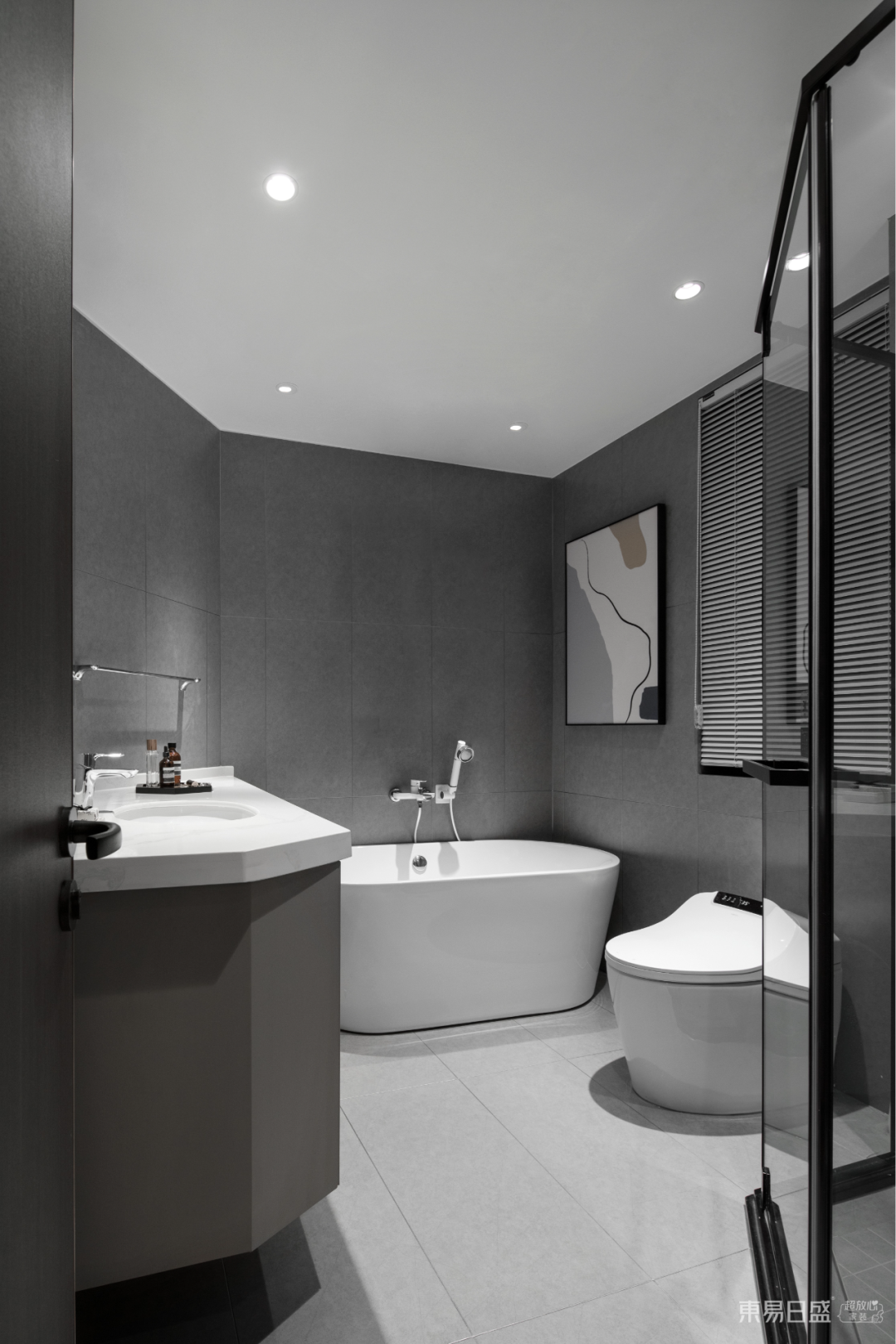 155㎡现代黑白灰简约风复式，客餐厨一体改出通透大视野-71