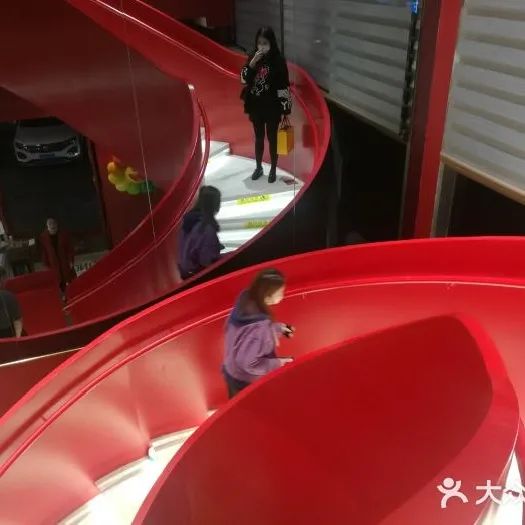 《好酒好菜吃鸡公司》 | 小空间，大气势-83