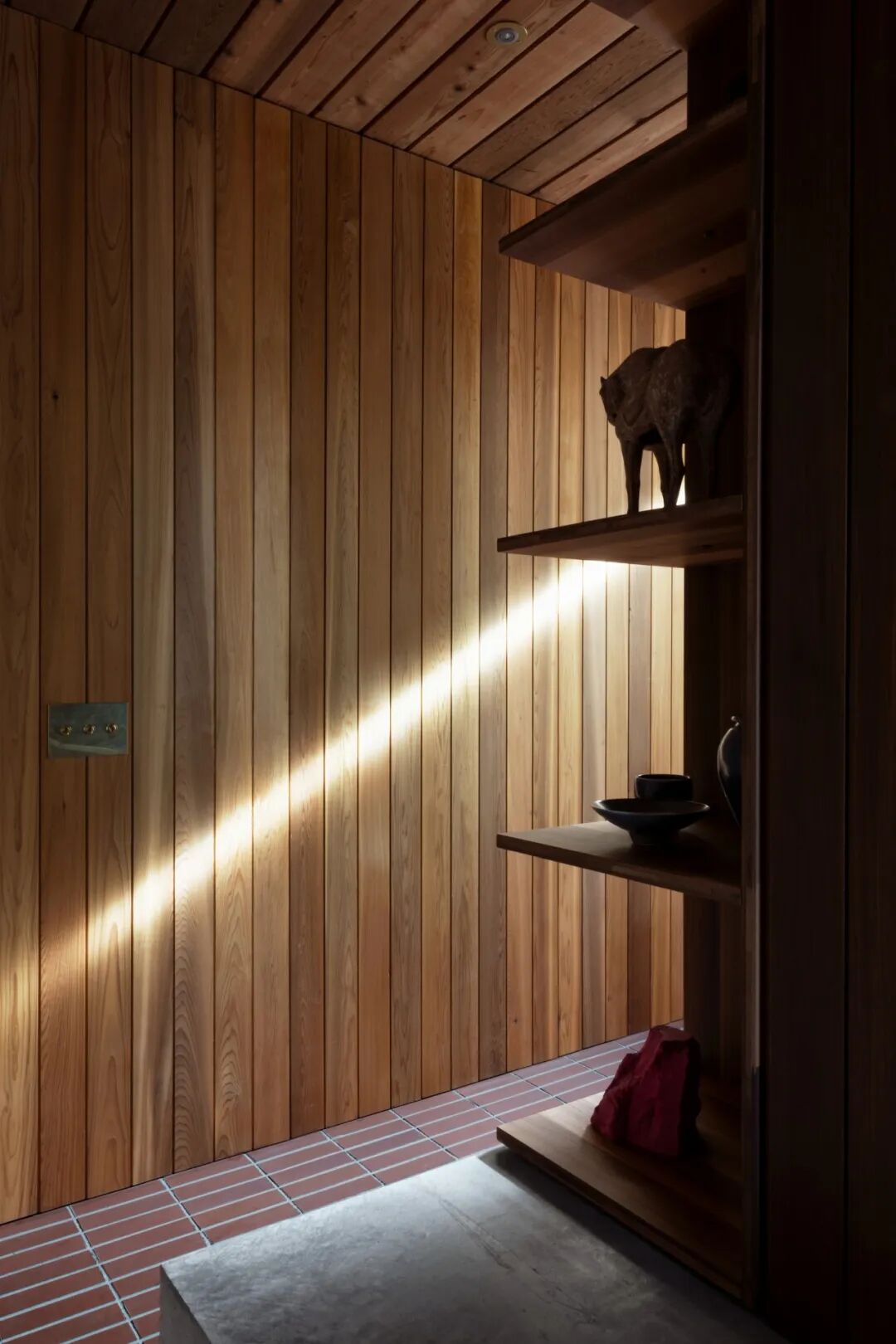 卡萨拉斯玛格丽塔斯公寓（Casa常见指房子、公寓等，由于缺乏更多背景信息，一般以公寓来常见处理，但根据具体场景这里也可能表示其他场所；Las Margaritas音译过来是拉斯玛格丽塔斯 ，它可能是具体的人名、地名等，可根据实际情况进一步确认指代对象及更合适的译法，如果是酒店、度假村等也可纠正信息重新让我翻译 ）丨哥伦比亚丨Trópico Arquitectura-104