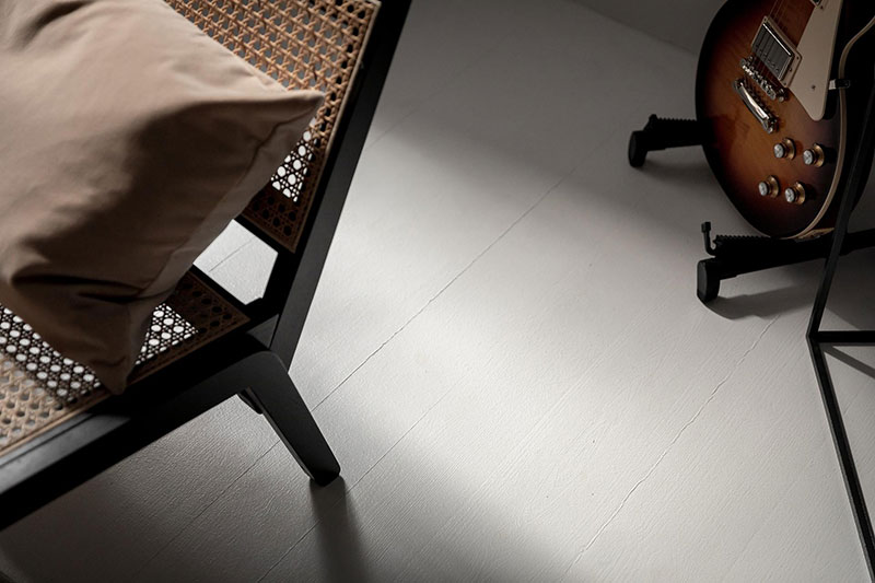 瑞典 44 平米独特小公寓 | 蓝墙与复古隔断的惊艳之作-17