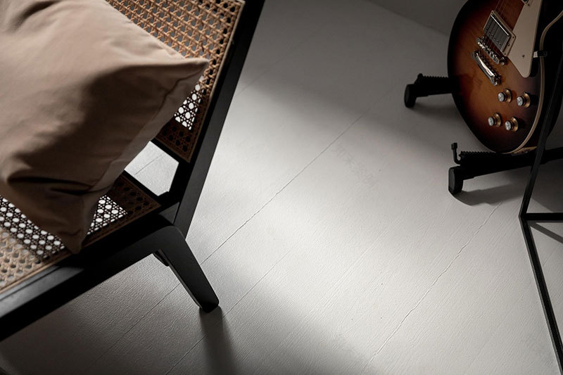 瑞典 44 平米独特小公寓 | 蓝墙与复古隔断的惊艳之作-17