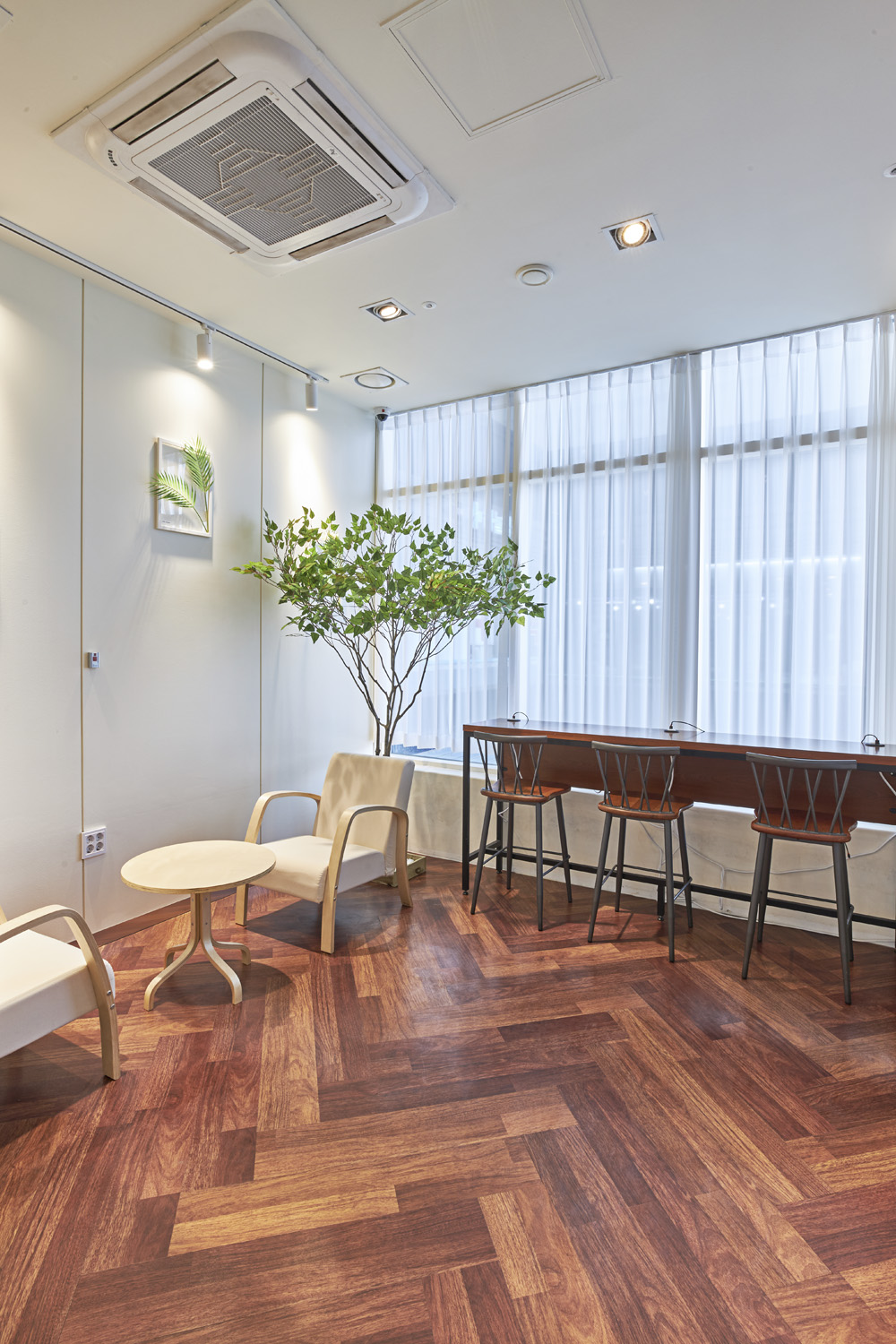 15 坪韩式洗衣房，打造温馨咖啡馆氛围-14