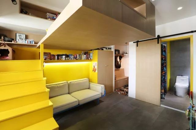 30㎡的房,他俩睡在半空,住出了100㎡的效果,神作-12