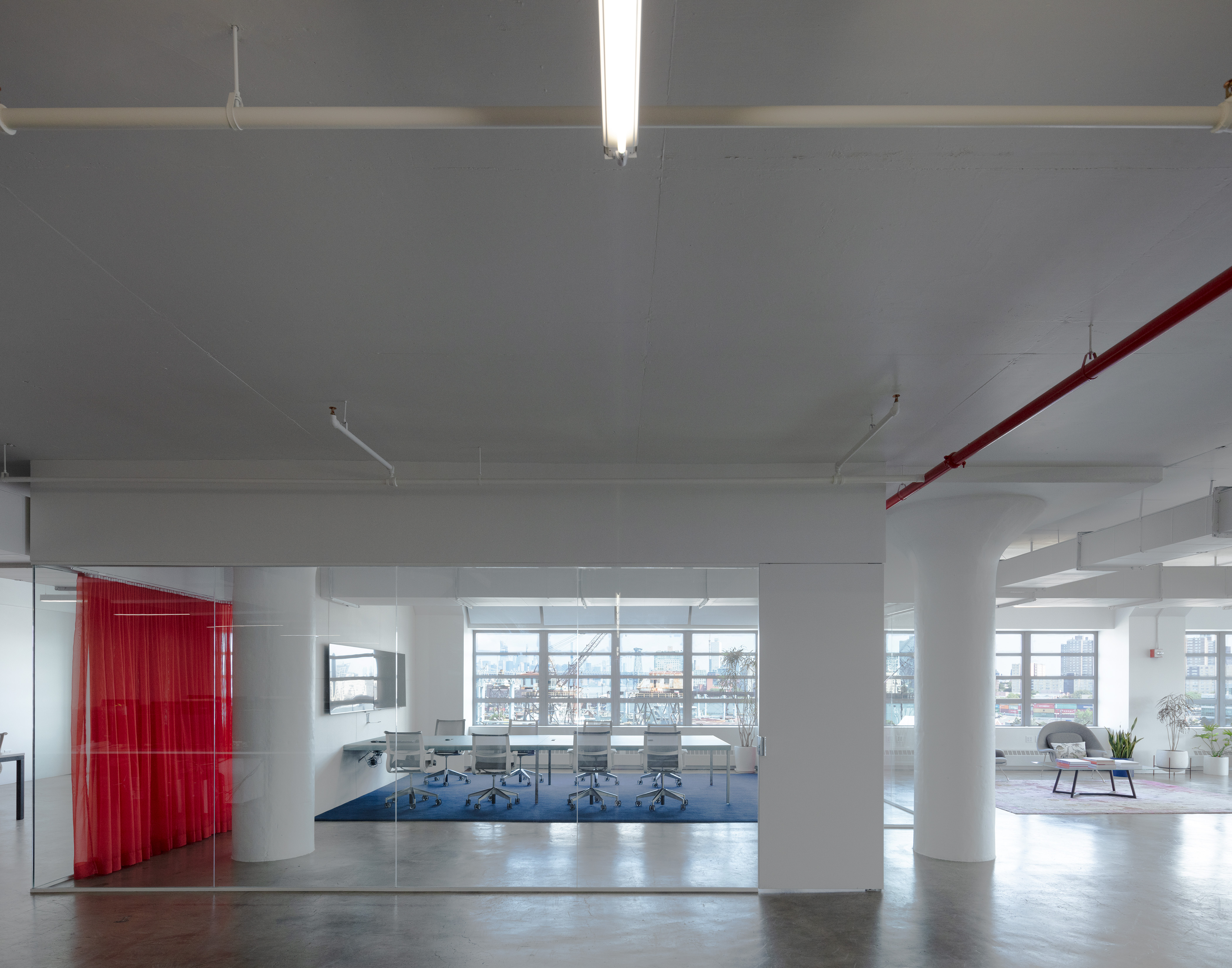 融合实体与数字的 Hush Studios 办公室设计-16