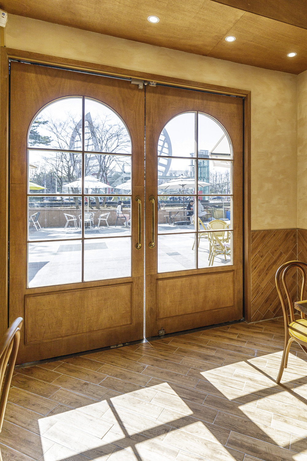 12 平温馨舒适餐厅翻新设计-16