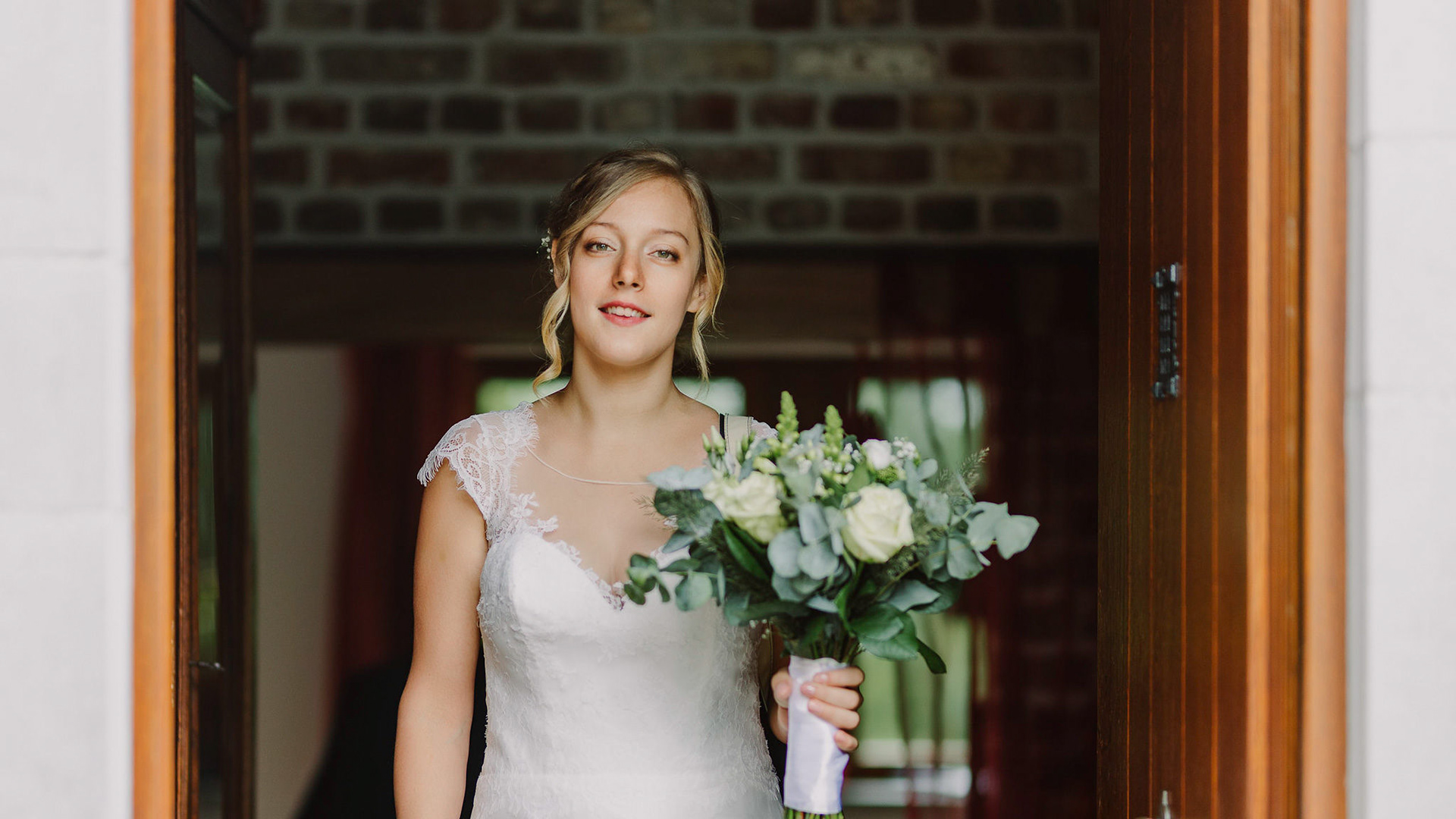 尊尼获加（J&B）· 真挚之爱与率性之美 

注：J&B一般指尊尼获加（Johnnie Walker Black Label）品牌的缩写，不过这里没有更多背景信息，如果J&B有其他特定指代，请根据实际情况调整 丨比利时-14