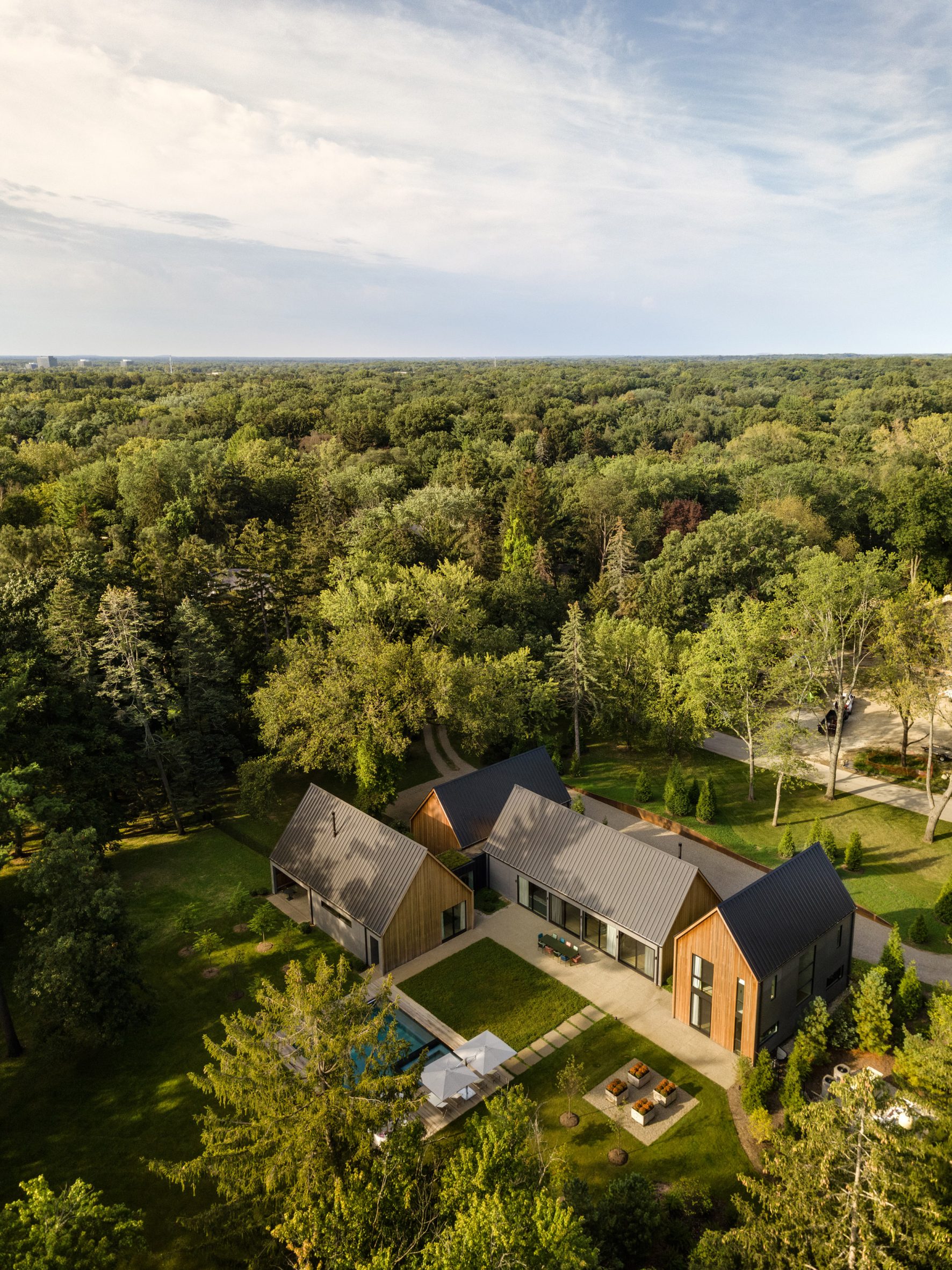 《哈利波特》灵感助力！灰木别墅隐藏于美国密歇根州山丘之中-4