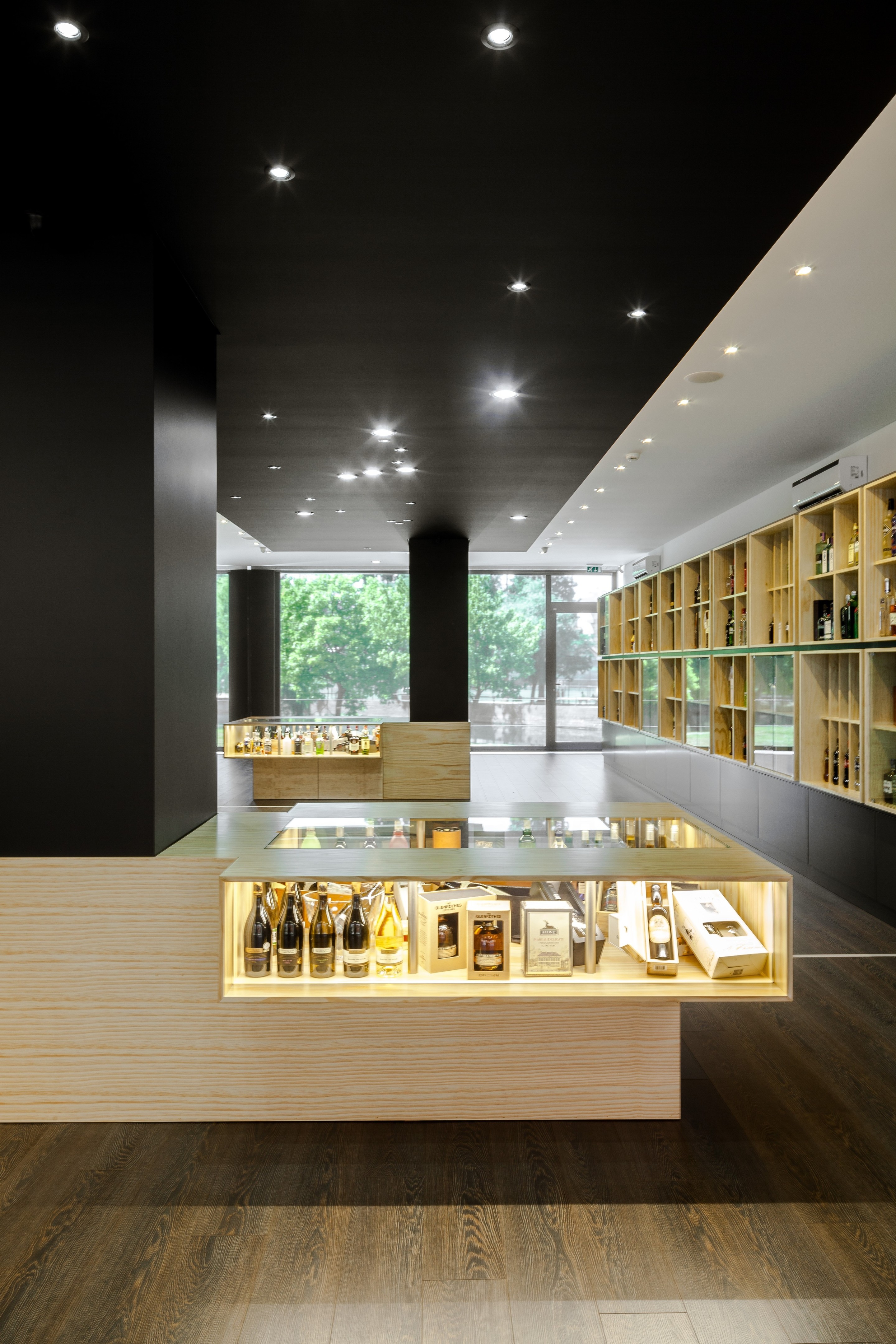 葡萄牙北部酒庄设计,融入自然美景的瓶子议会-18