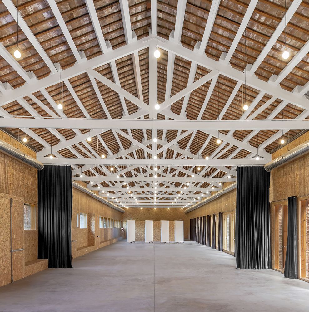 西班牙 Can Luna 工业区改造丨Nil Brullet Arquitectura-20