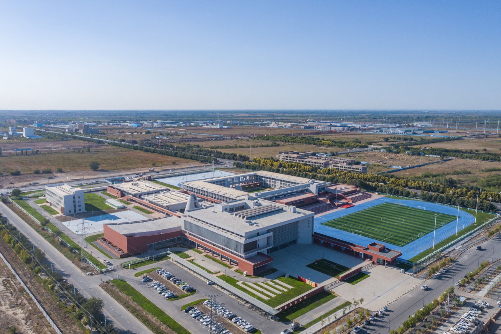 胡杨河市天北实验中学丨中国新疆丨江苏中锐华东建筑设计研究院荣朝晖工作室+趣锐（上海）-21