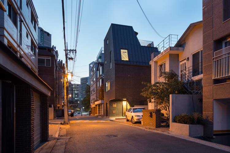 首尔小土地上的极限建筑-25