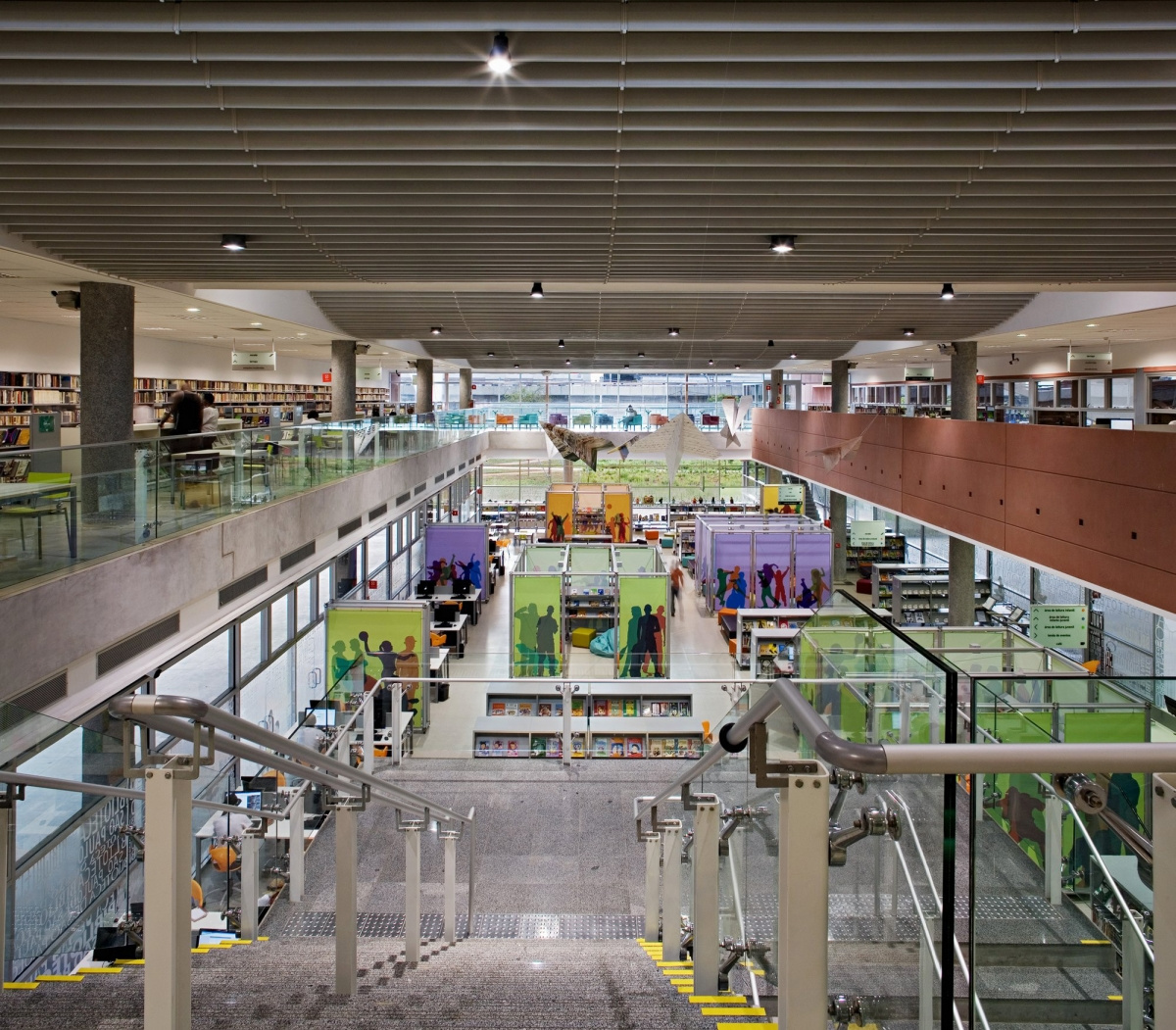 巴西圣保罗彩色图书馆-16