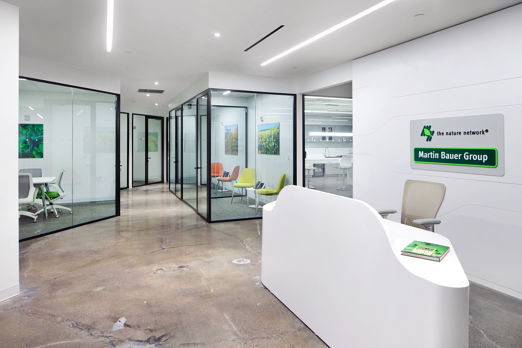 八角形建筑中的动态实验室与办公空间-7