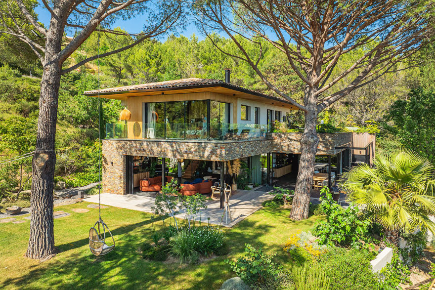 Maison SE: Hillside House Immersed in Light and Provence Views-1
