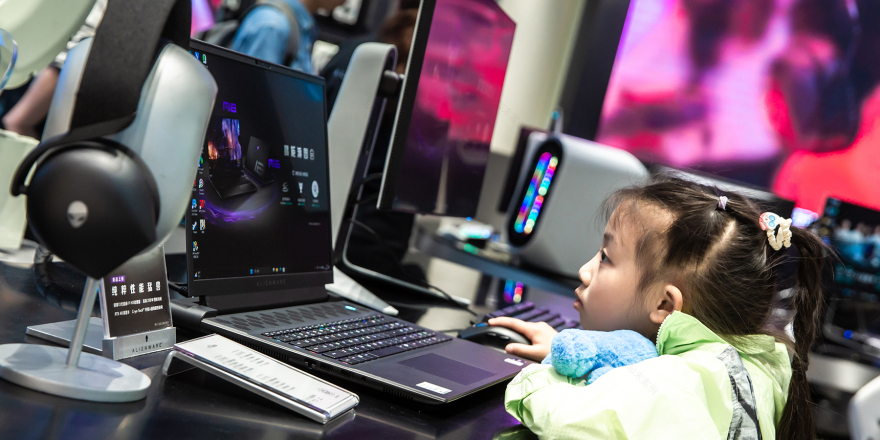 Alienware Taikoo Li Chengdu Flagship Store by Gramco Beijing-11