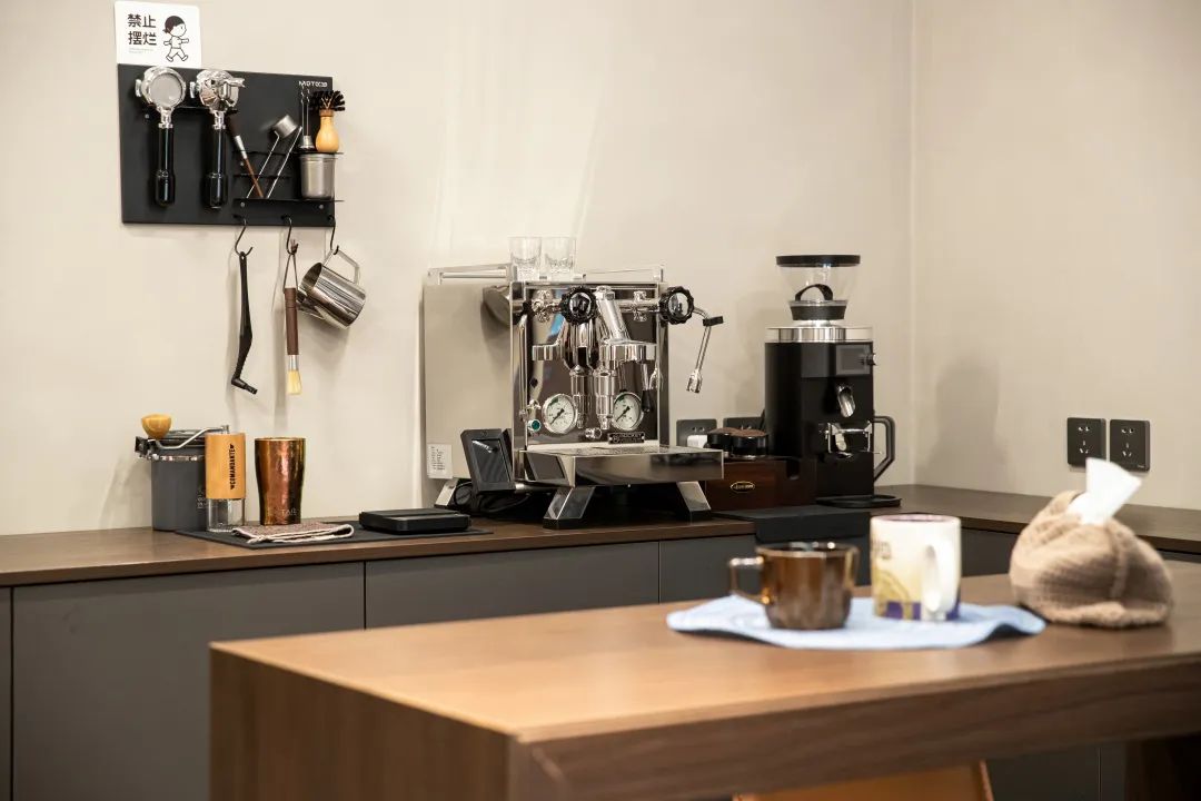 梵高之家 · 个性化的艺术空间丨中国天津丨凡高空间设计-17