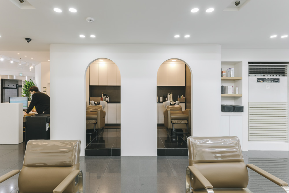 白色简约 40 平米釜山美容店翻新设计-7