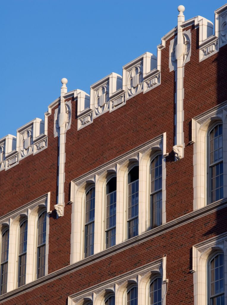 世纪老校的翻新重生 | 美国布朗克斯 Joseph R. Drake 公立学校 48 号楼-18