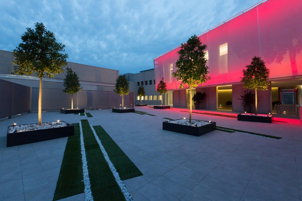 意大利 Gotha 化妆品公司总部，iarchitects 打造黑白对比的现代空间-37