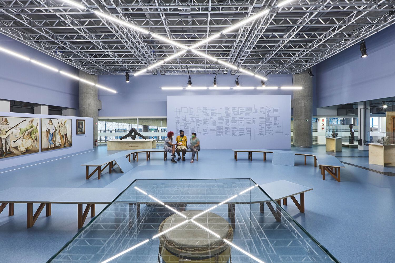 巴西圣保罗 Sesc 24 de Maio 现代艺术展览设计丨Juliana Godoy,gru.a-16