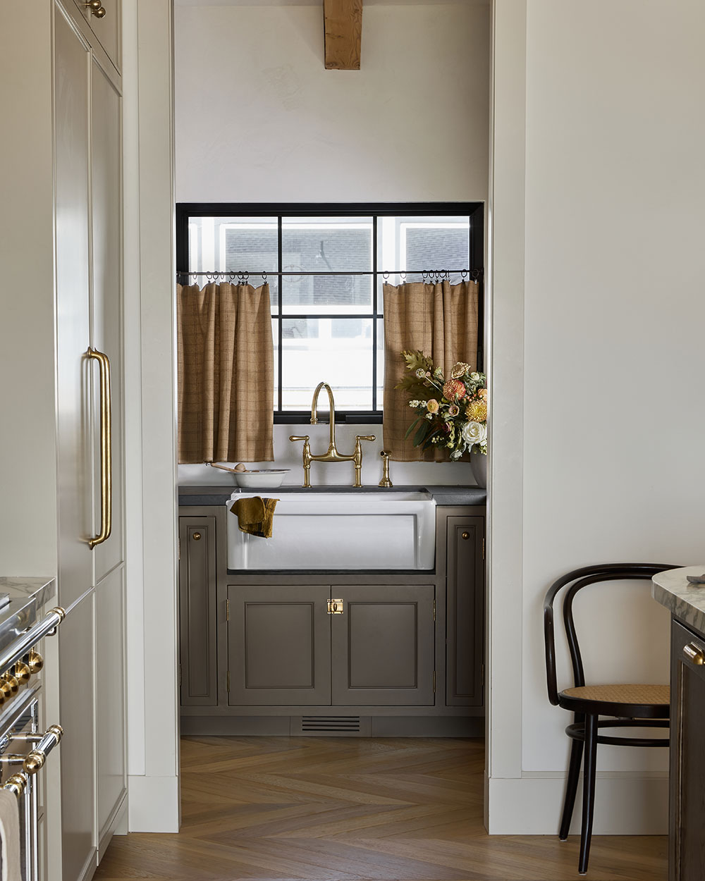 加拿大湖畔温馨自然宅，完美融合木质元素-13