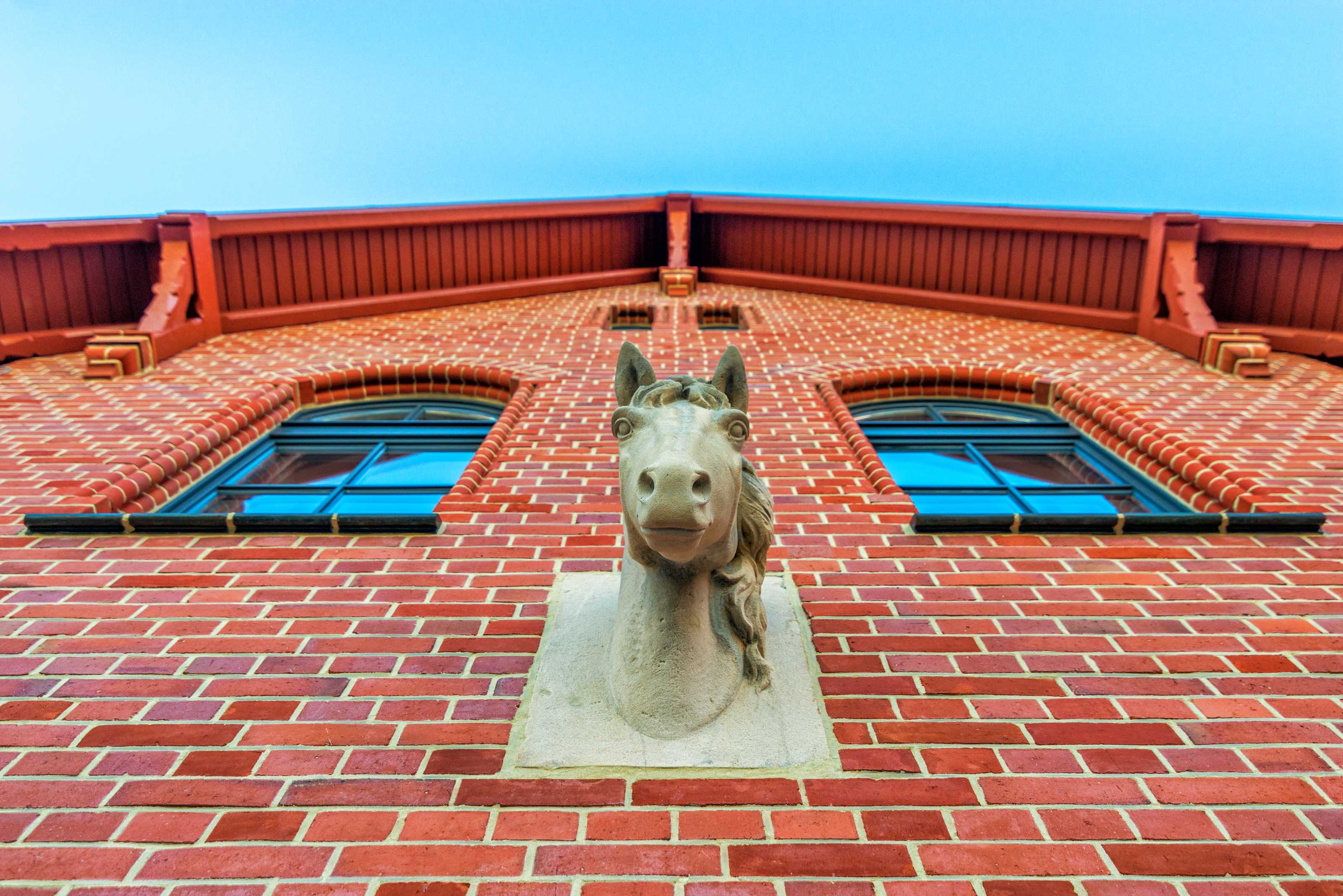 马厩新生 · 历史建筑的现代室内设计演绎-16