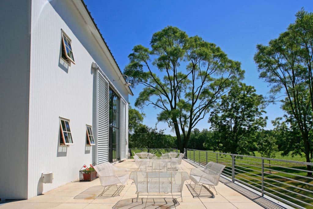 A 200-year-old Michigan barn gets an amazing makeover into a house-2