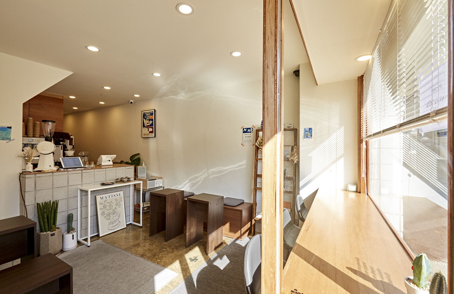 五平米打造极简风格咖啡馆-3