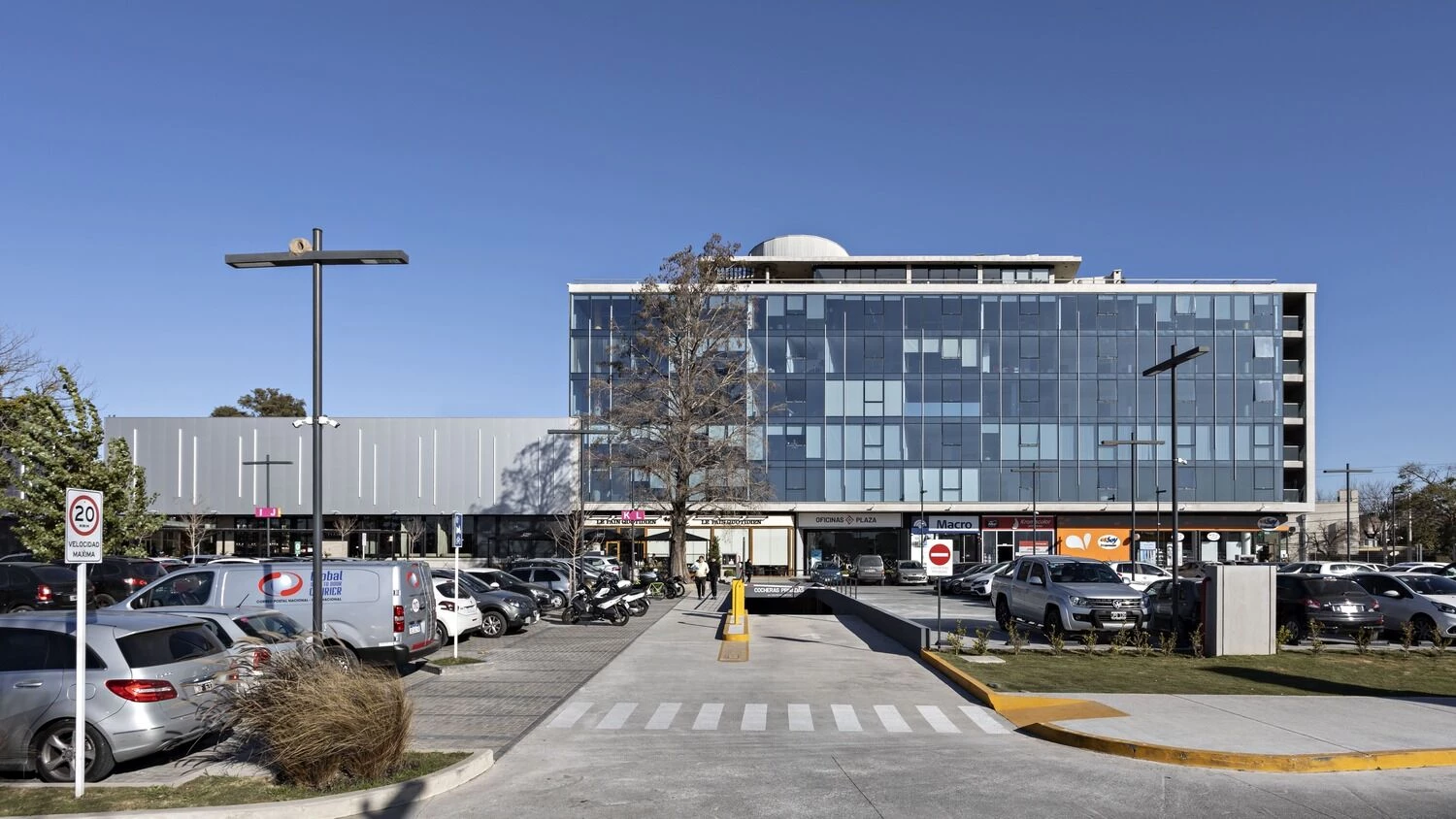 新基尔梅斯广场丨阿根廷布宜诺斯艾利斯丨Forcinito Arquitectos-12