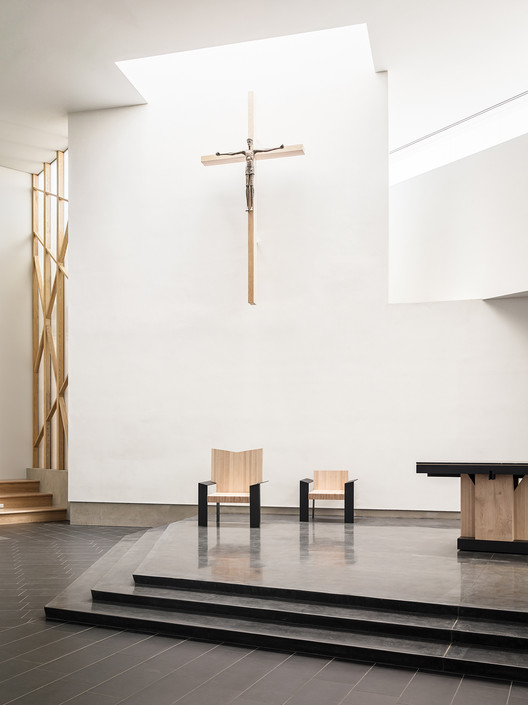 耶稣会高中教堂-21