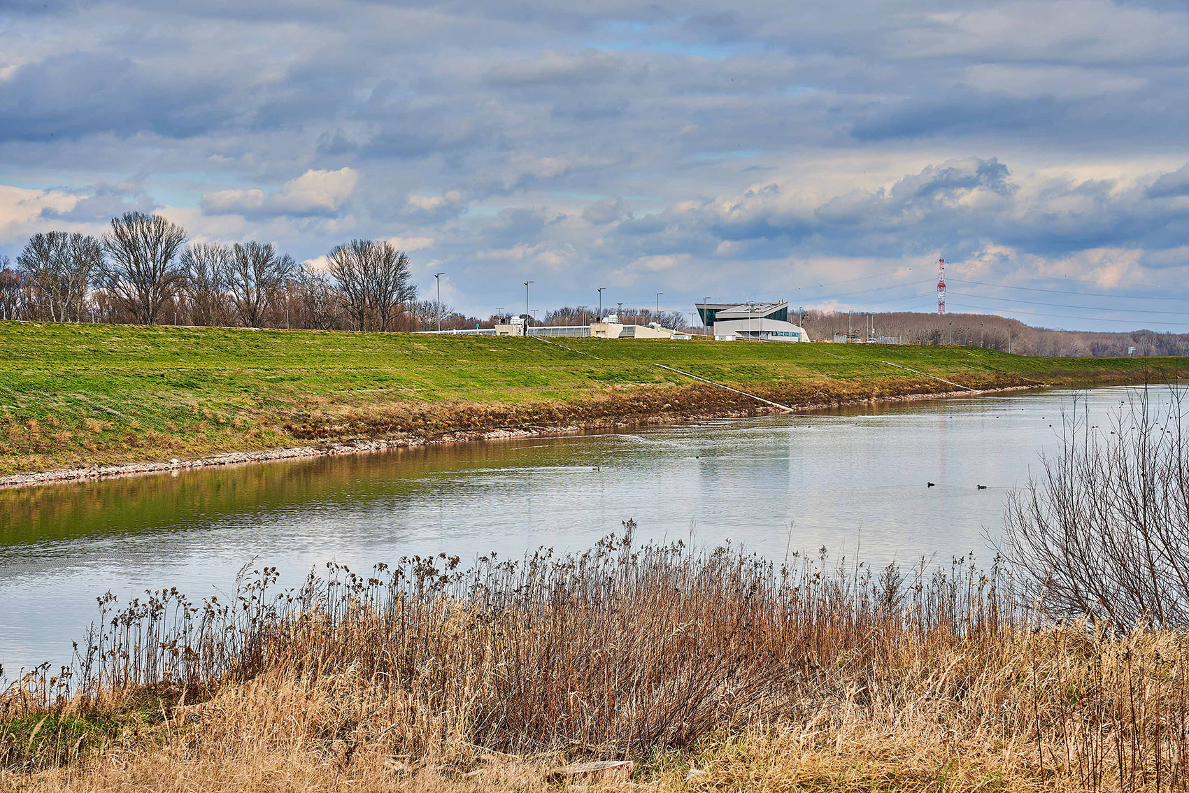 匈牙利 MosoniDanube 防洪闸门控制大楼丨TÉRHÁLÓZAT-13