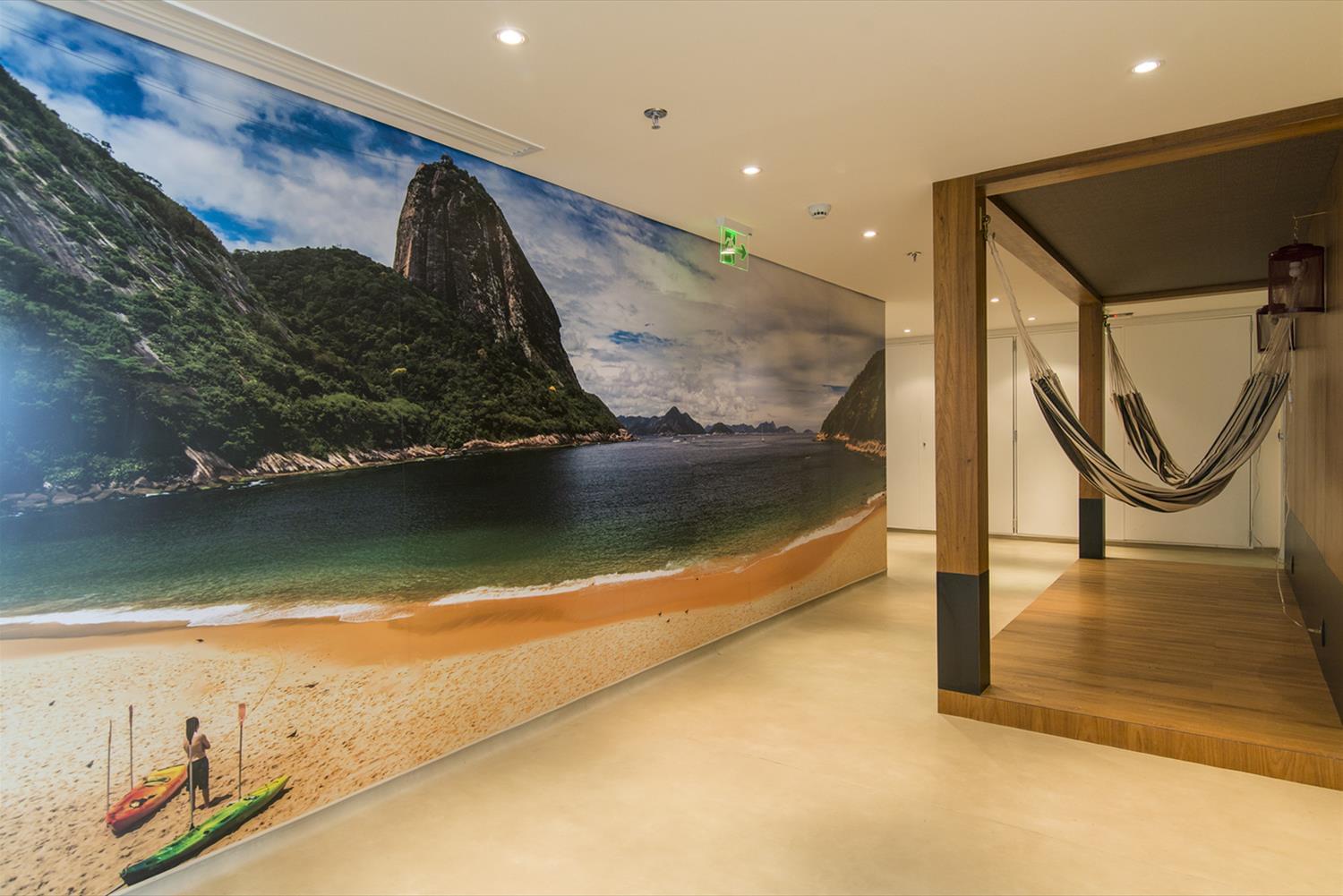 巴西里约热内卢 Bain & Company 办公室设计 | 融入城市特色的办公空间-7