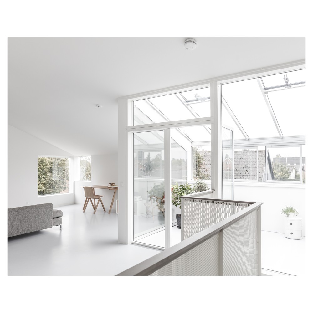 Helmet 住宅，坡屋顶的垂直扩建 / Werkt-11