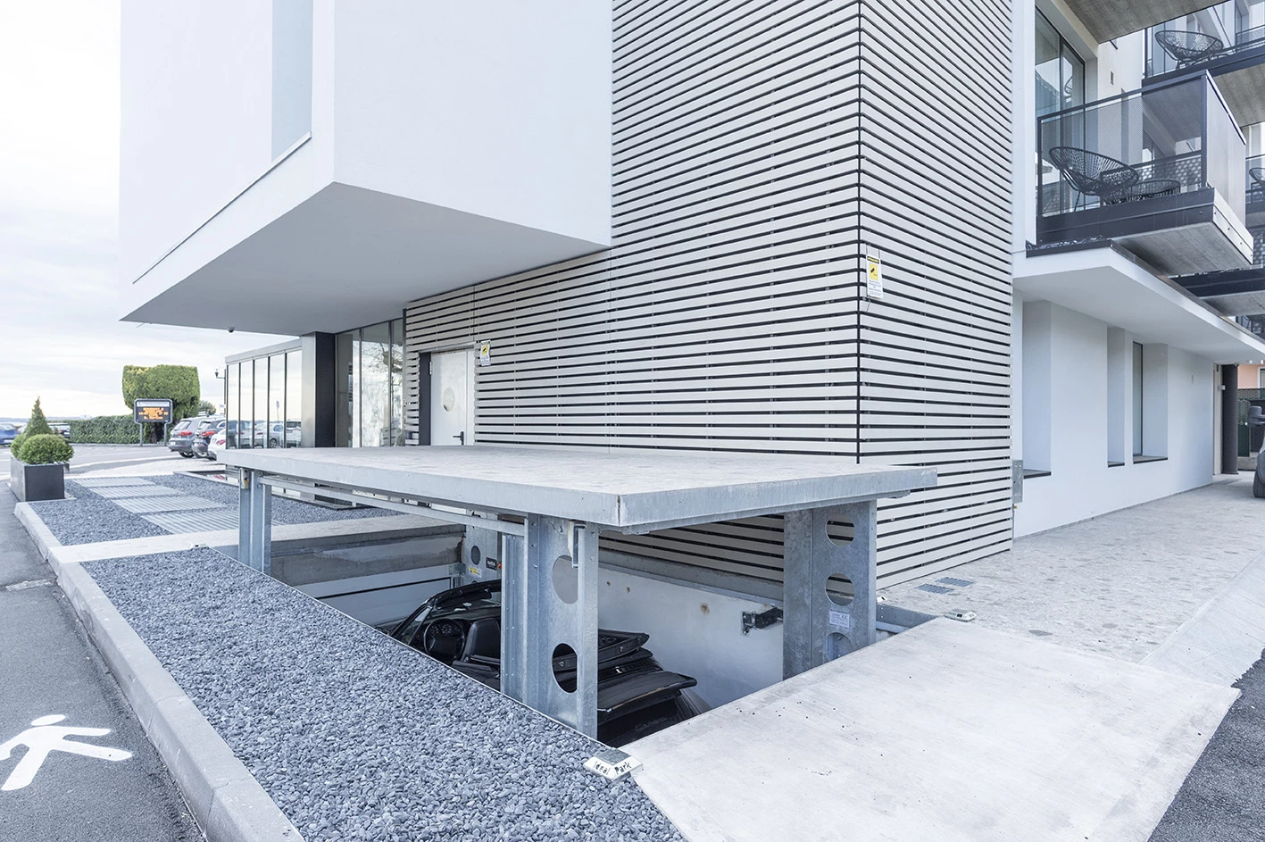 意大利湖畔酒店智能停车设计-22