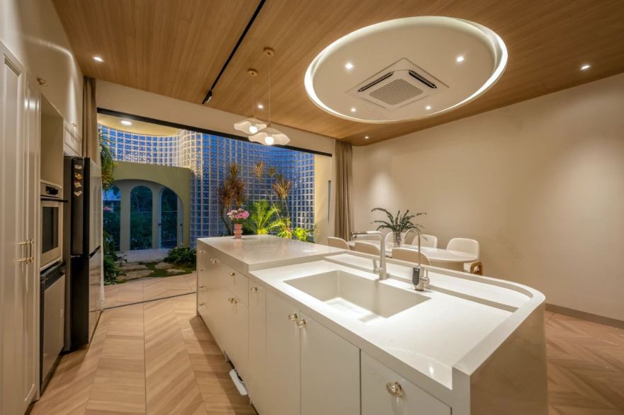 隐于城市,通透于心,3000块玻璃砖,拼出一个浪漫到不真实的家-52