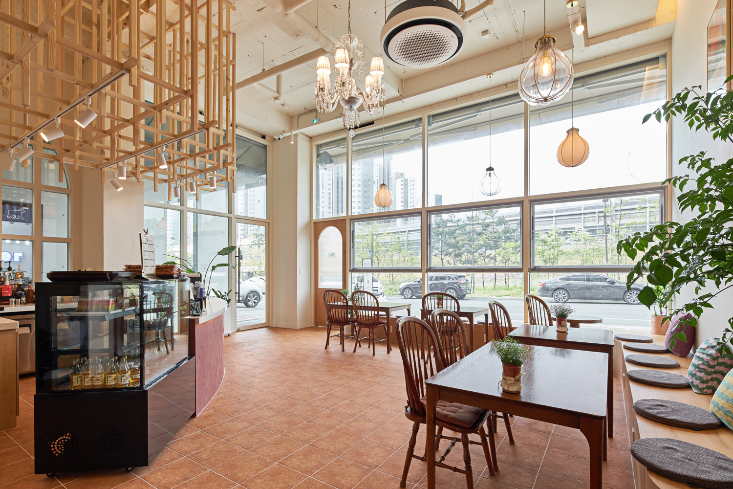 25 坪双层咖啡厅，极简设计诠释舒适空间-4