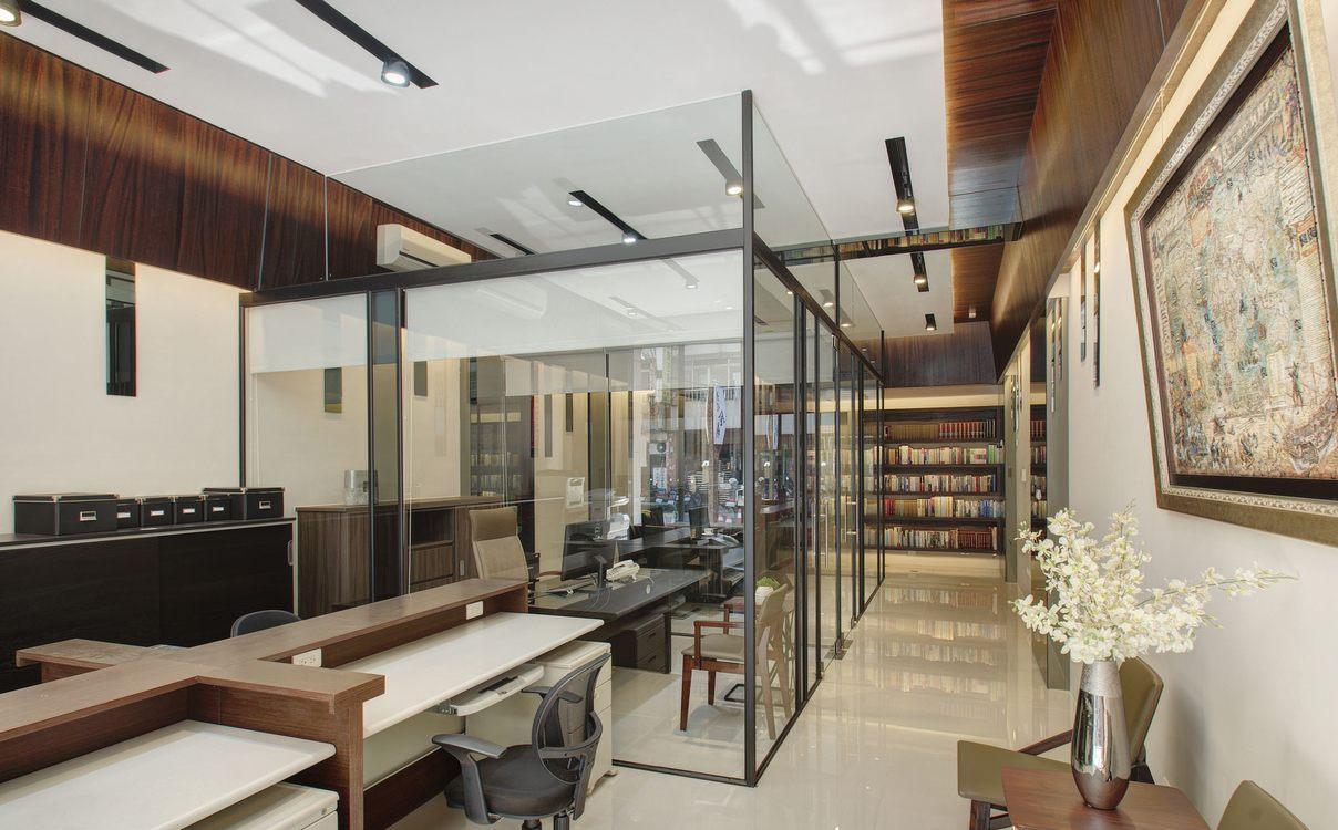 林奇锋设计丨穿透时尚律师事务所，玻璃隔间打造通透空间-2