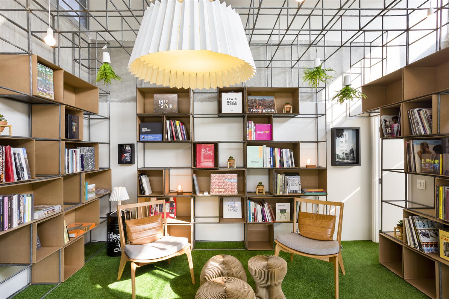 巴西 Idea!Zarvos 临时图书馆 | 钢铁书海中的文化绿洲-5