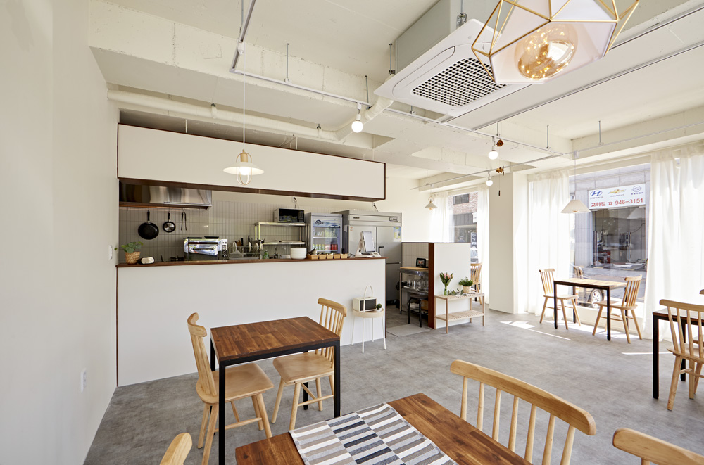 极简 17 坪韩式住宅设计，展现白色与木质调的优雅品味-4