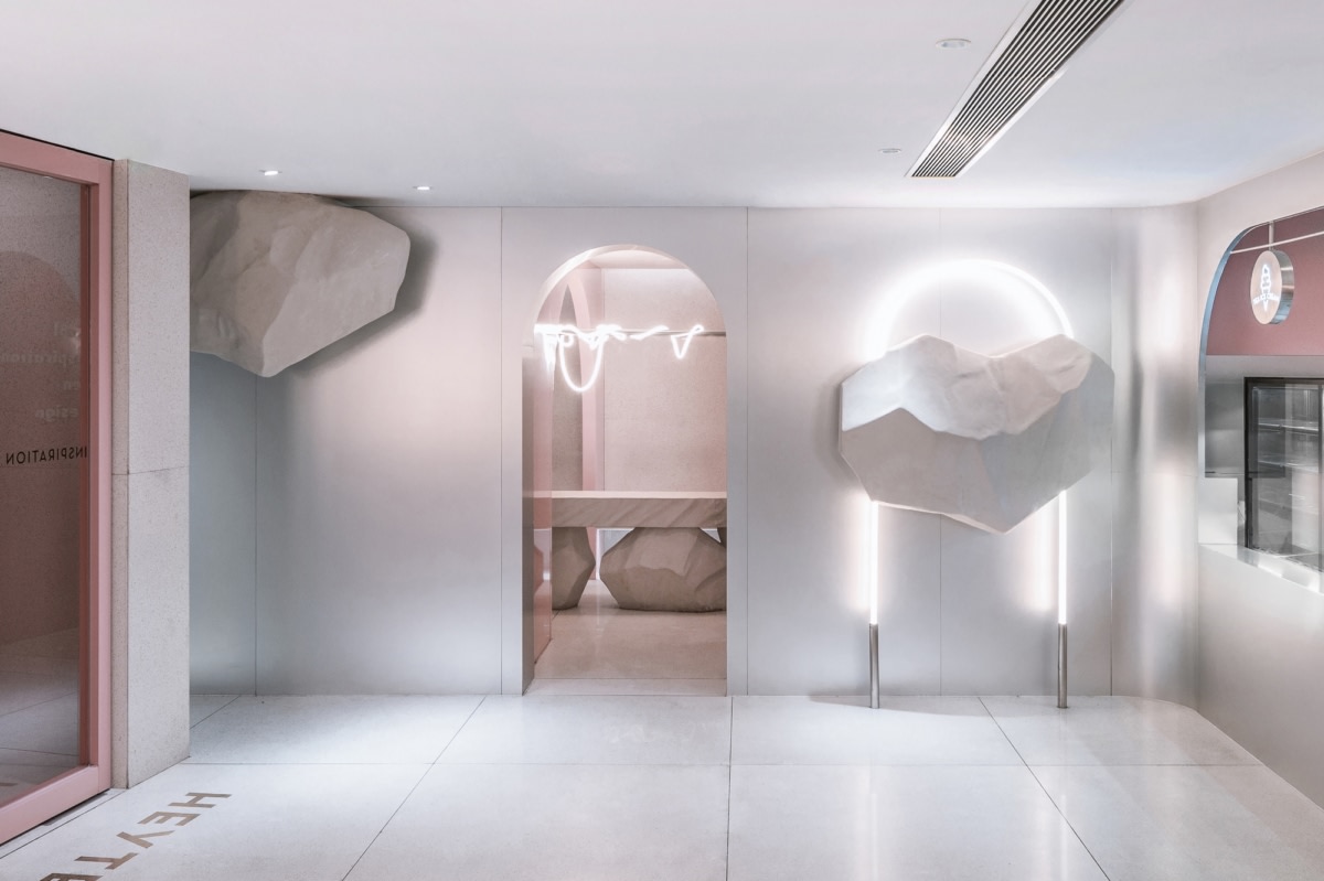 北京蓝色港湾生活方式购物中心的喜茶粉色店-12