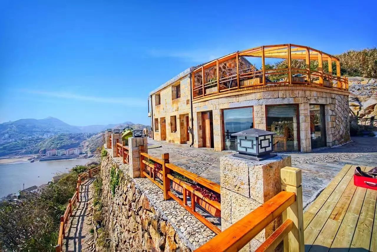 放弃百万年薪，回乡在海边建起一座石头房，他在追梦途中找到了诗和远方！-62