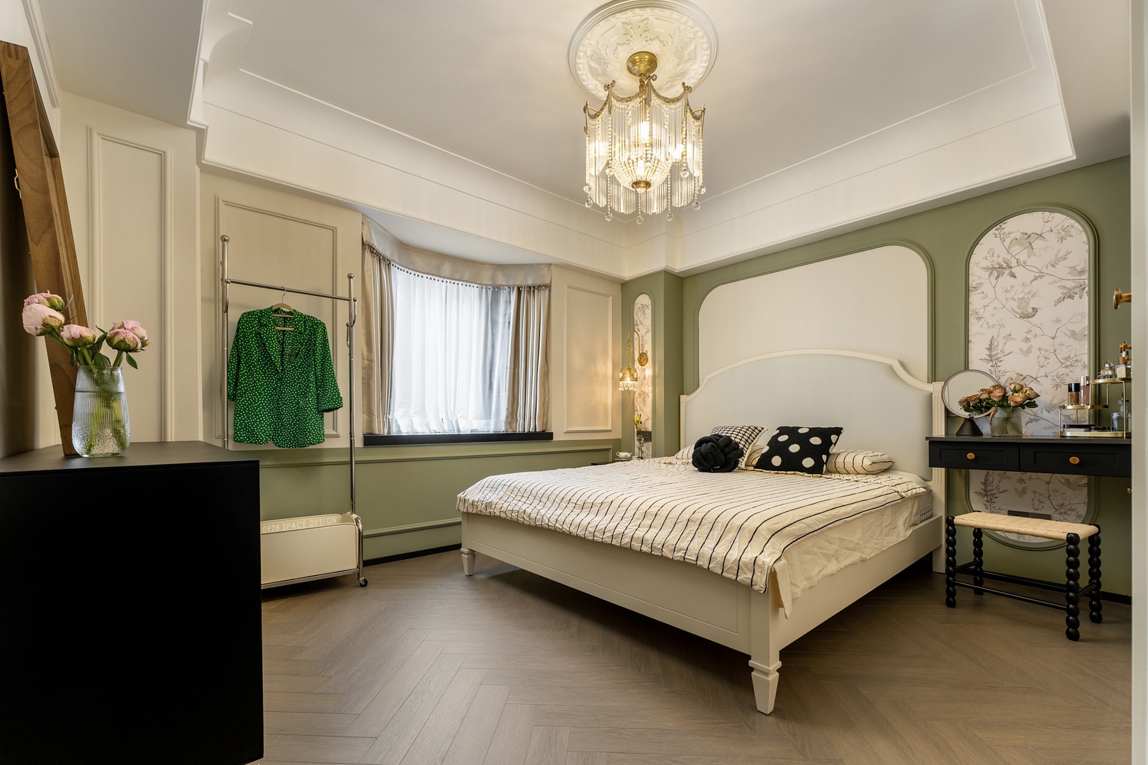 《弥·秘》老钢窗拱形门小复古住宅设计-37