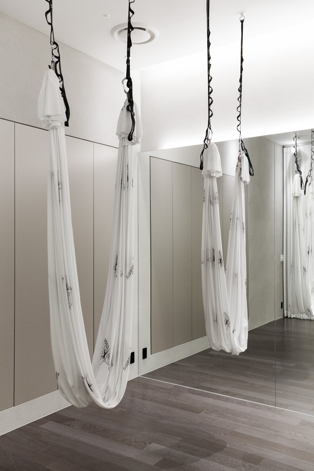 白色调高级公寓设计，40 平米小空间大利用-10